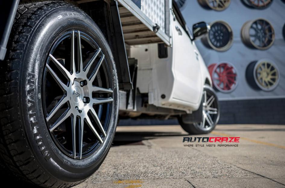 TOYOTA HILUX 2WD (2005 ONWARDS) TRENTO GLOSS BLACK MACHINED FACE